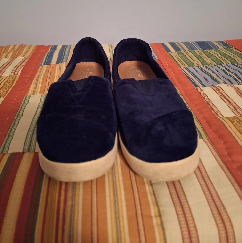 Toms Women's Navy Blue Suede Slip-On Shoes Size 8.5